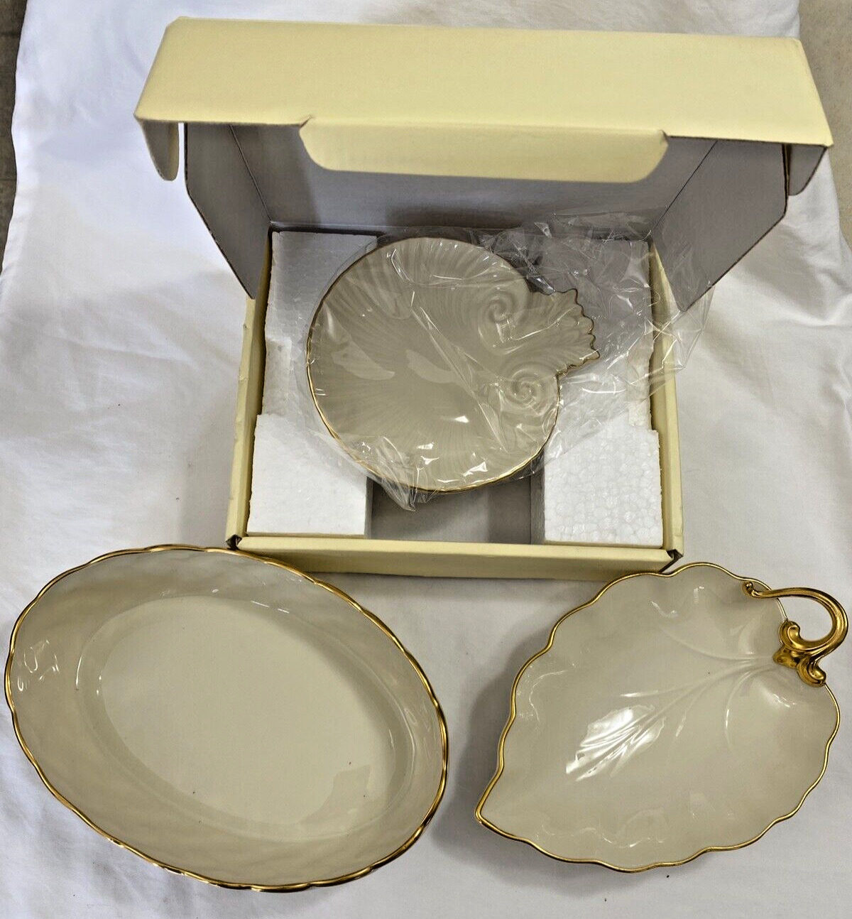 Vintage Lenox 24k gold plated Leaf dish Candy & Weave Lattice Oval Serving Bowl