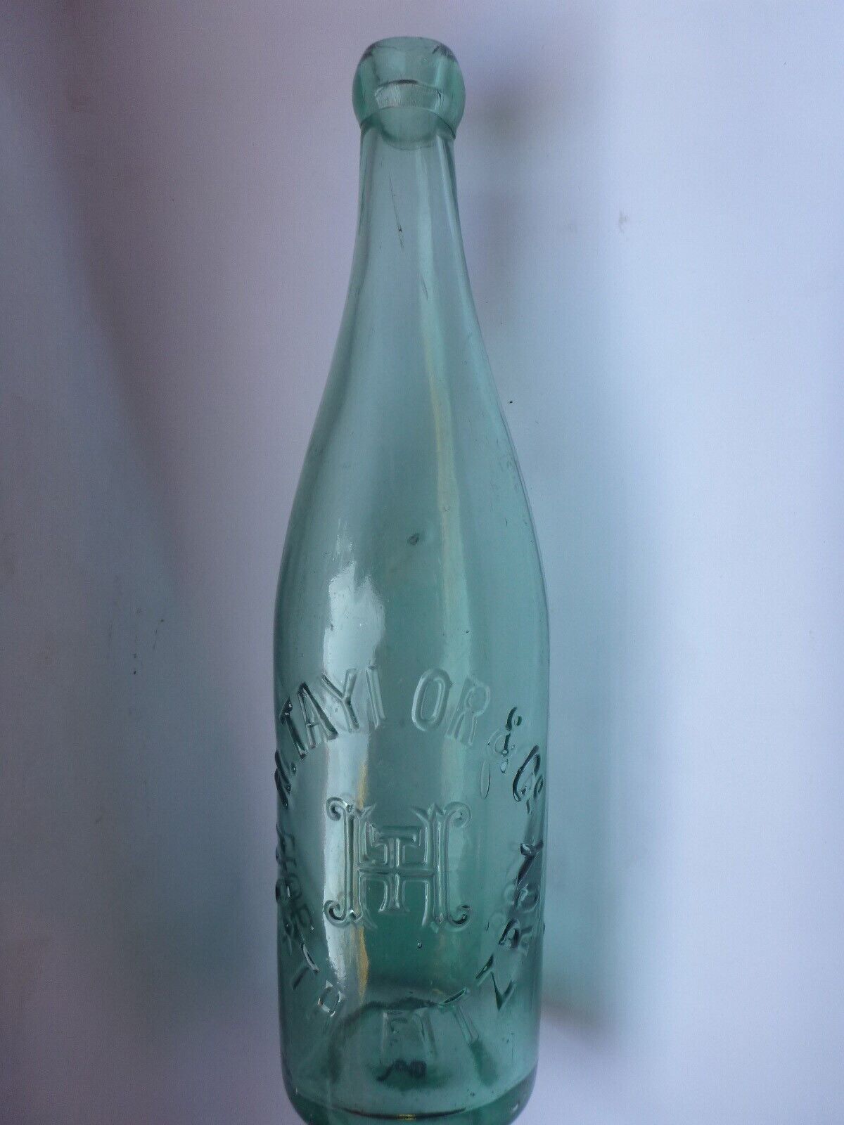 ANTIQUE H.TAYLOR & Co Nth FITZRY AERATED WATERS BLOB TOP  BOTTLE