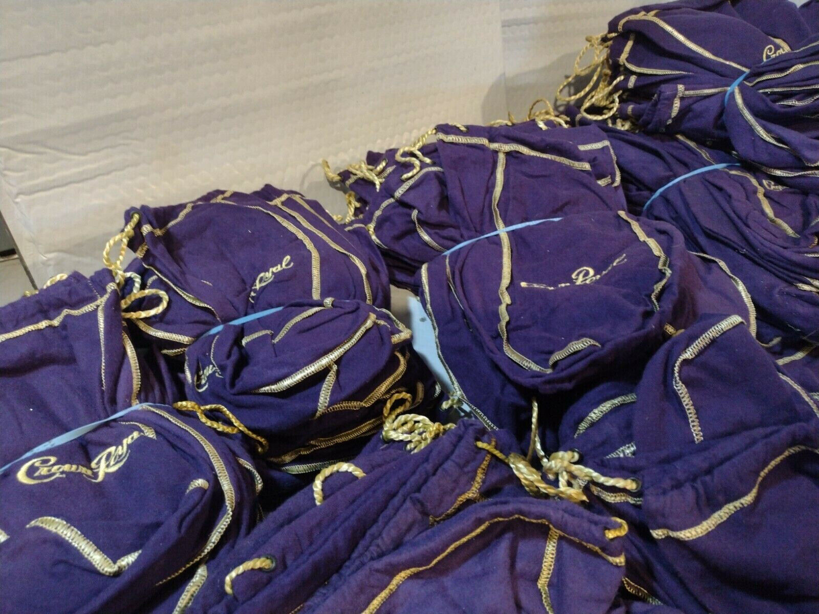 Lot of 20 Crown Royal Purple & Gold Drawstring Bags Medium Craft Quilt  750/1.75
