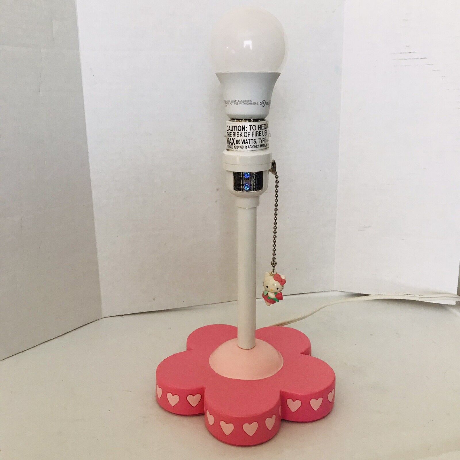 Vintage Hello Kitty 2000 Lamp Sanrio Pull Chain With Charm Pink Flower Base.
