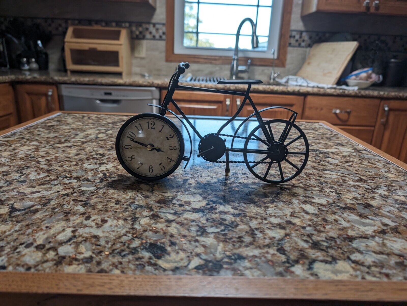 Metal Bicycle Desk Clock Classic Old Fashioned Decorative Clock