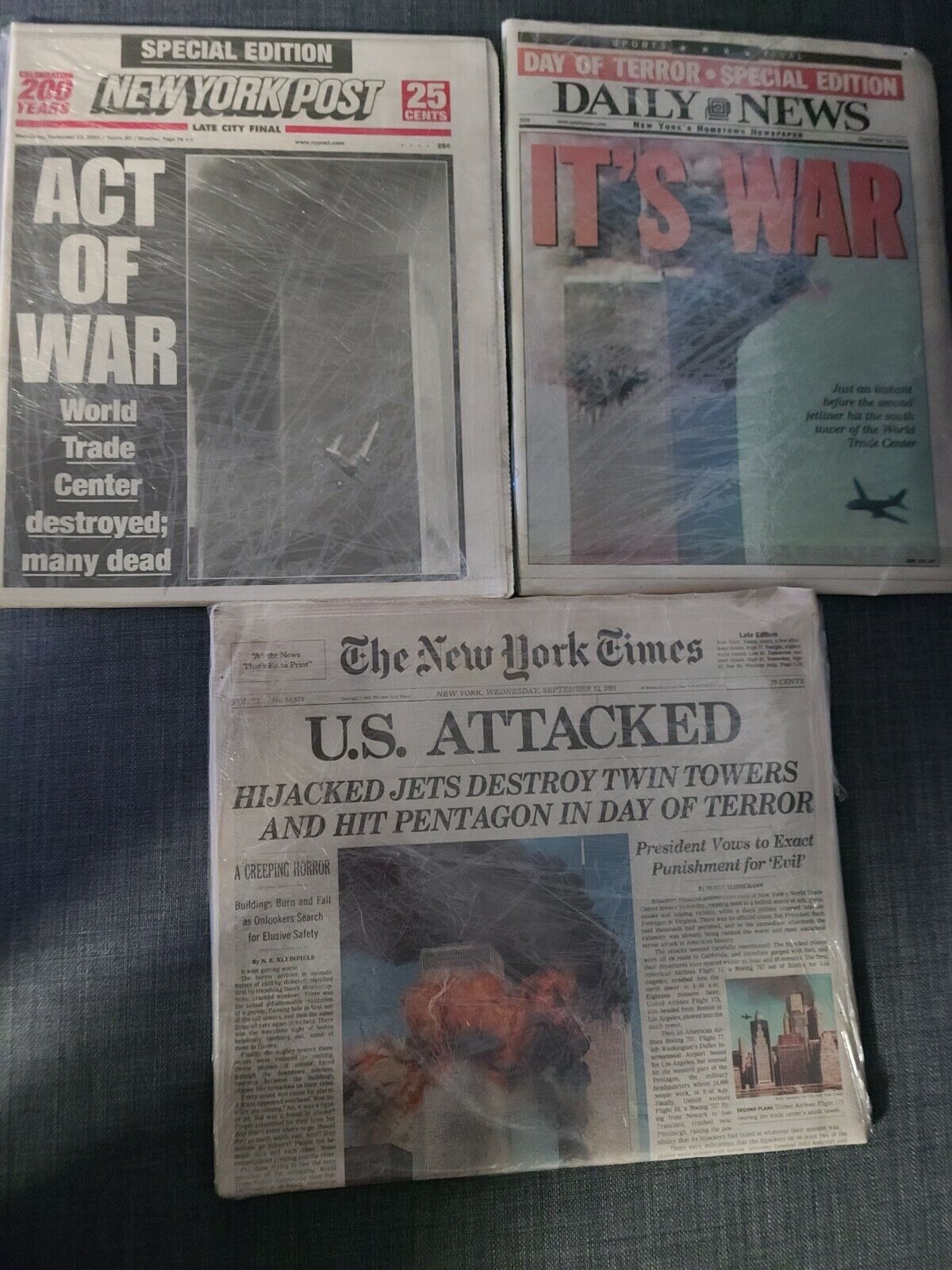 911 World Trede Center Attacks 9/12/201 New York Papers