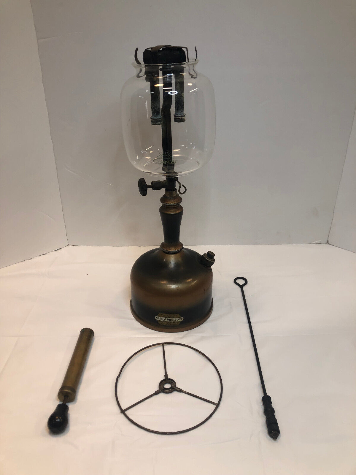 Antique Vintage Coleman #129 Kerosene Mantle Lamp Glass Globe Pump Fitter Hanger