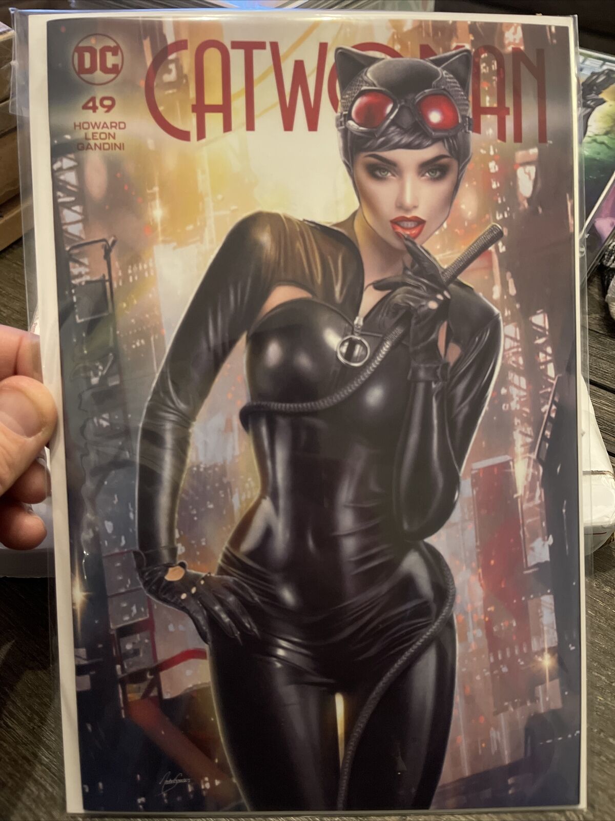 CATWOMAN 49 NATALI SANDERS EXCL VARIANT LIMITED TO 800 COA BATMAN HARELY QUINN