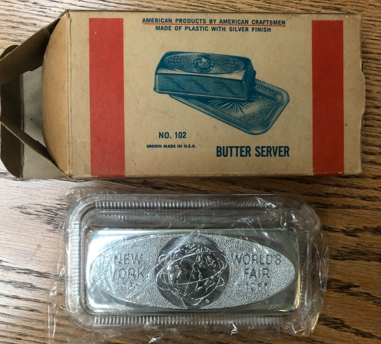 1964-65 New York World's Fair Plastic Unisphere Butter Server in original box