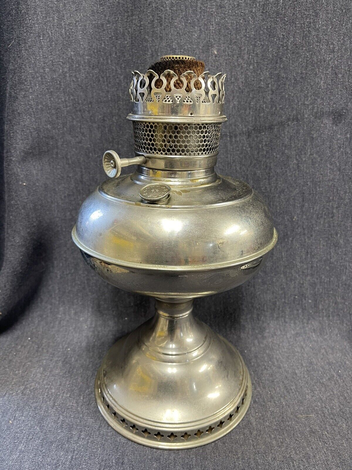 Atq. Rayo Round Wick Kerosene Oil Lamp -  Light - Font- Burner Patents 1894-1905