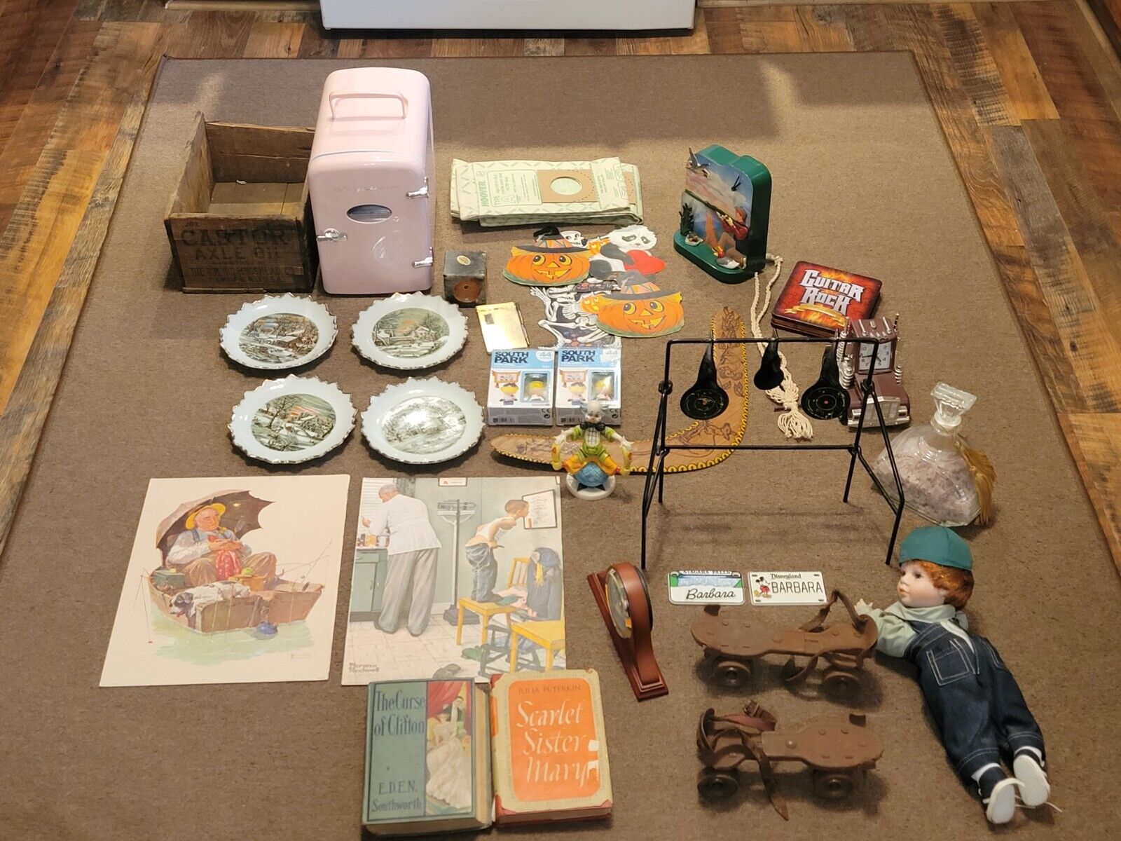 NICE Large Lot Of Items Junk Drawer Home Decor And More Collectibles Vintage 