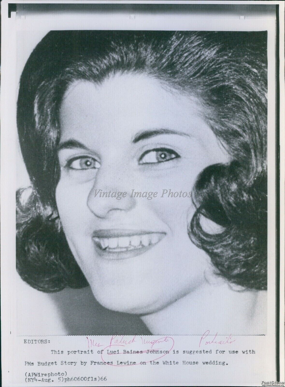 1966 Luci Baines Johnson Pose White House Wedding Story Society Wirephoto 8X10