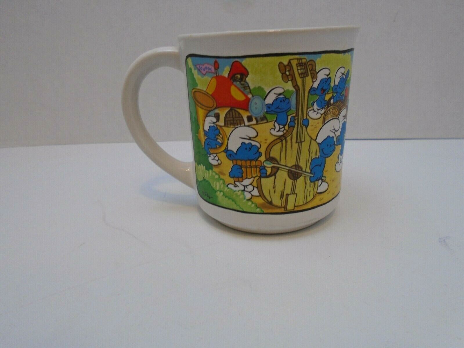1982 Papa Smurf Coffee Mug w/ Smurf band #1598 Wallace Berrie Peyo Japan 