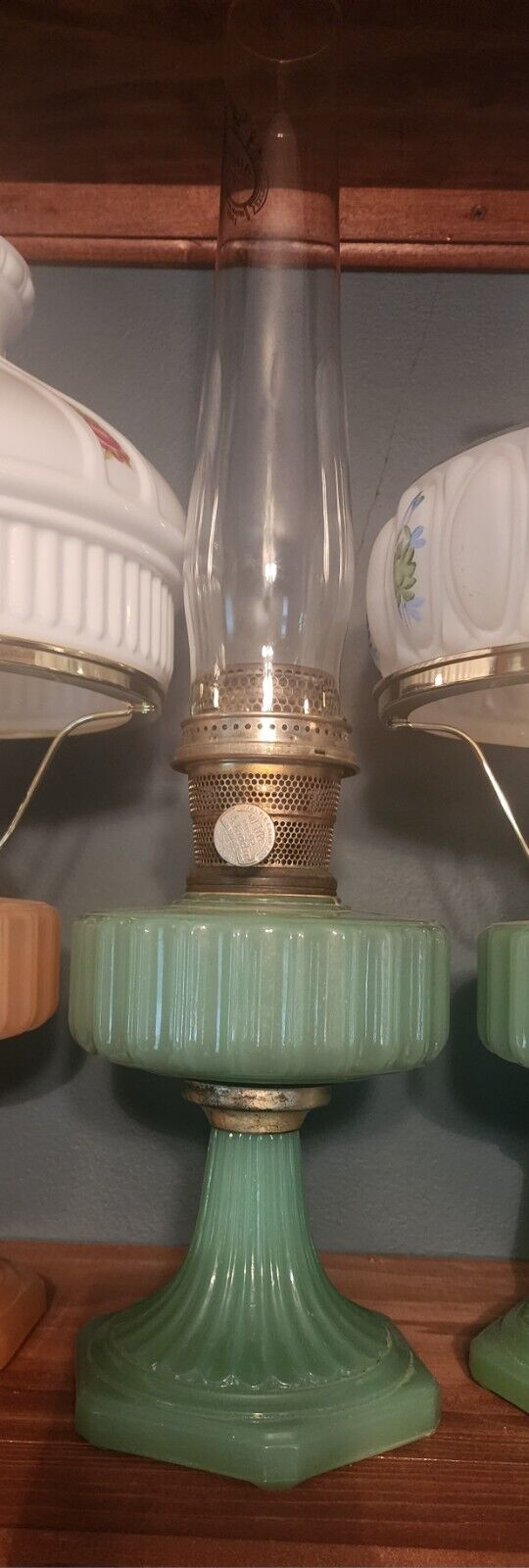 Antique Aladdin Oil Lamp Corinthian Pattern Jadeite Jade Green RARE