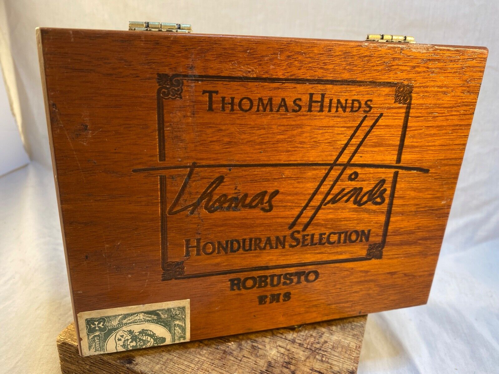 Thomas Hinds cigar box
