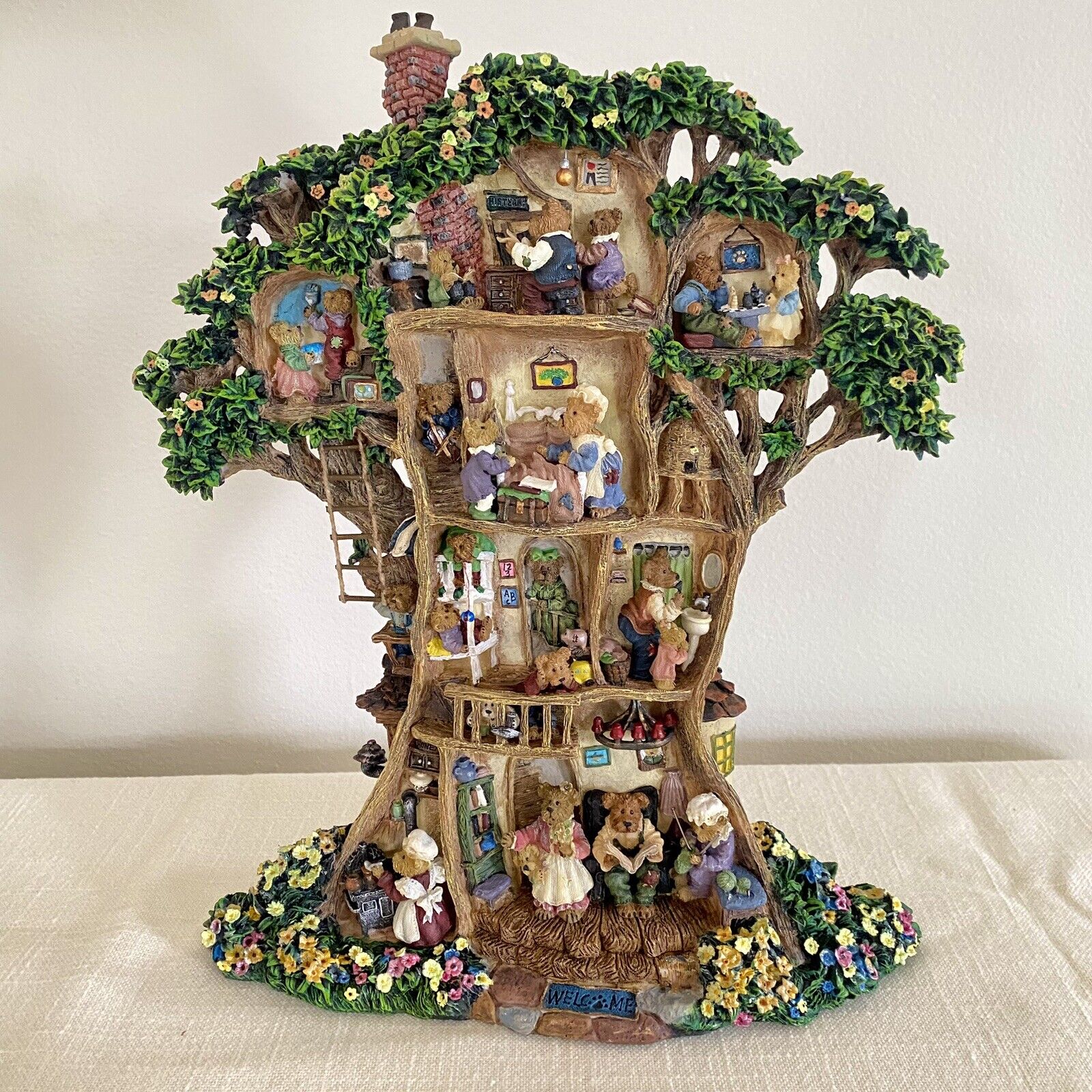 The Boyds Bears Tree House Wall Plaque Tabletop Sculpture Danbury Mint **READ **