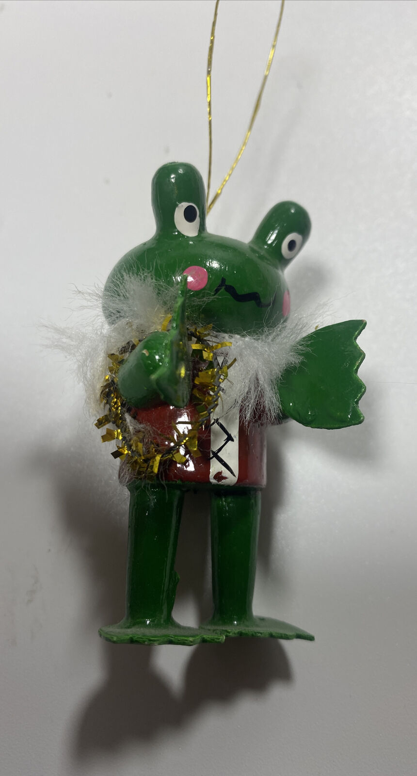 Vintage Jasco Holiday Hoppers Wood Frog Holding A Wreath Christmas Ornament