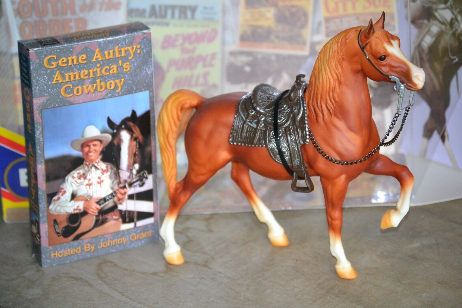 Breyer Gene Autry\'s CHAMPION Hollywood Horses Series #1111 2001 W/VHS Displayed 