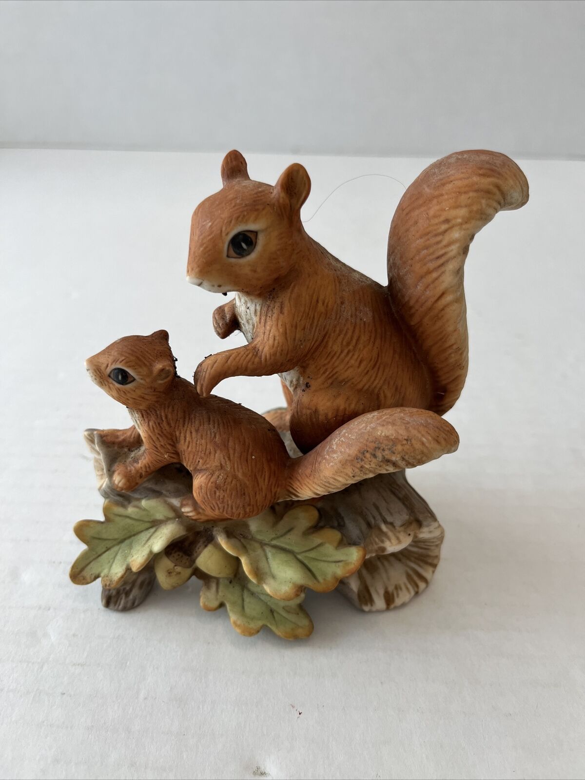 HOMCO Porcelain Mother and Baby Squirrels on Log Figurine #1457~~L@@K