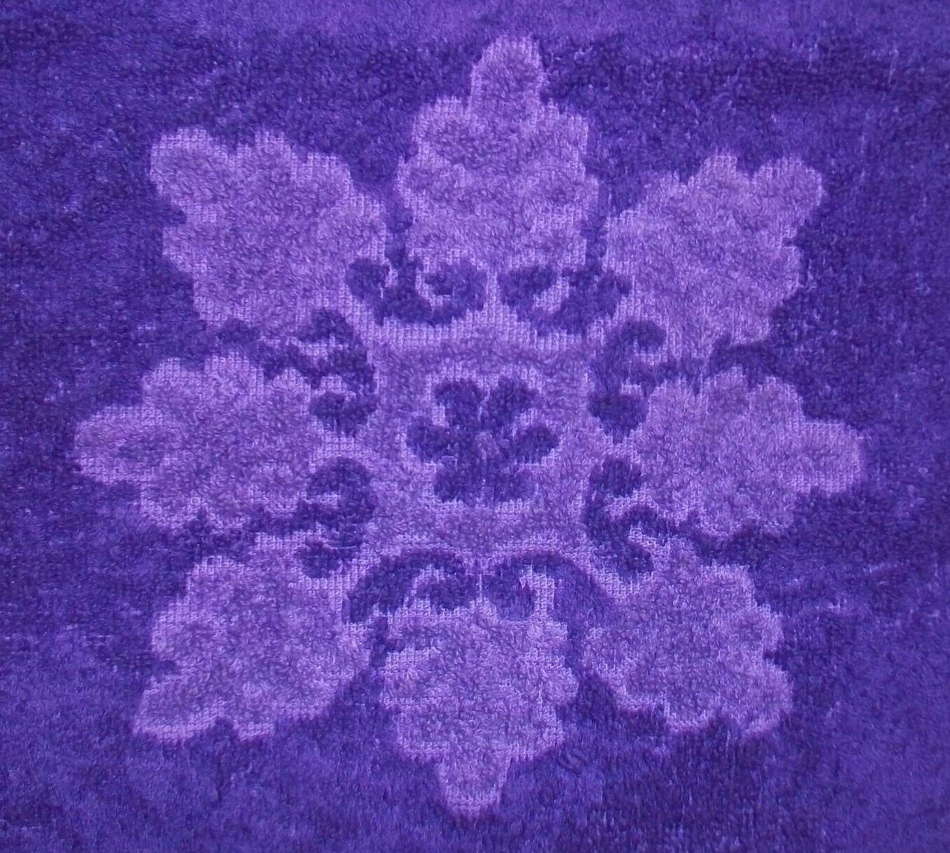 Vintage Cannon Royal Family Purple Floral Snowflake Sculpted Cotton Hand Towels