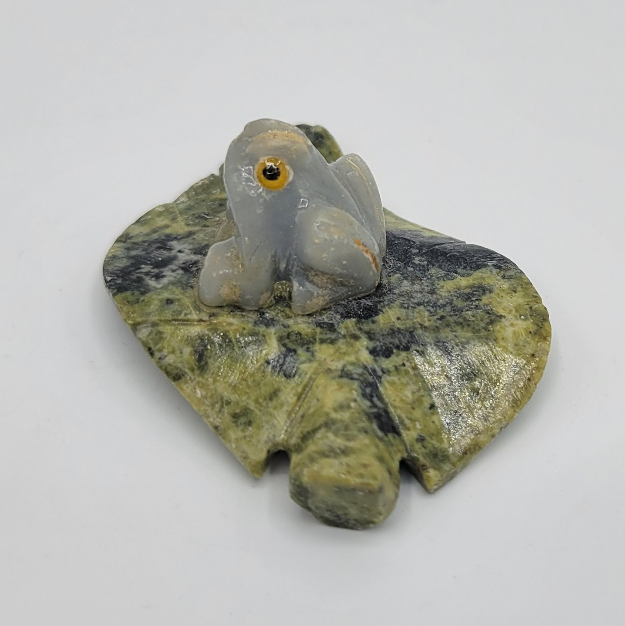 Vintage Carved Stone Frog On Lilypad Rock Mineral Miniature Figurine