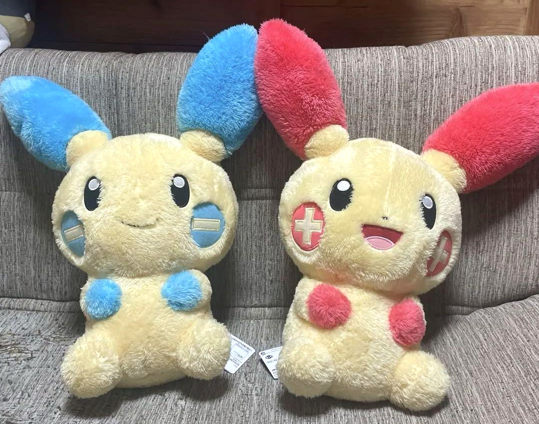 Pokemon Plusle Minun Mofugutto Warm And Healed Fluffy Big Plush Toy Set of 2