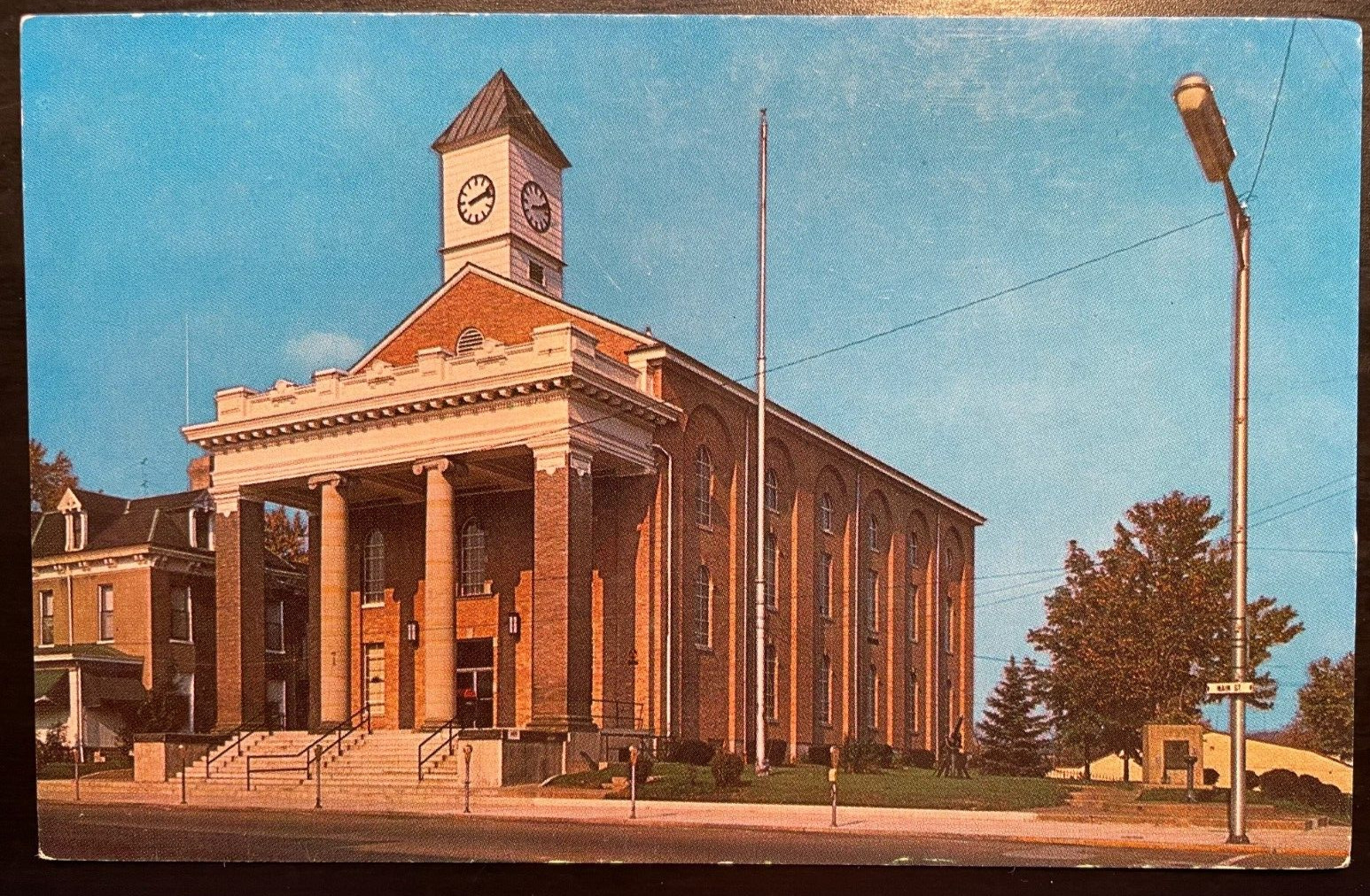 Vintage Postcard 1950\'s Jackson County Courthouse, Jackson, Ohio (OH)
