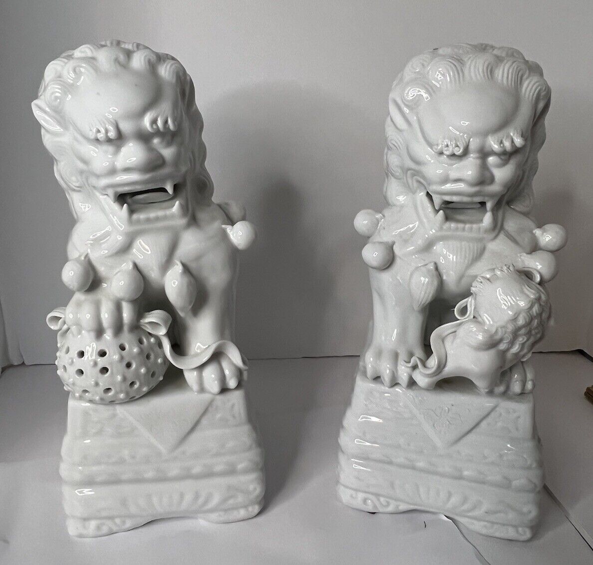 Chinese Blanc De Chine Porcelain WHITE FOO DOGS Temple Guardian Statue 11” VTG