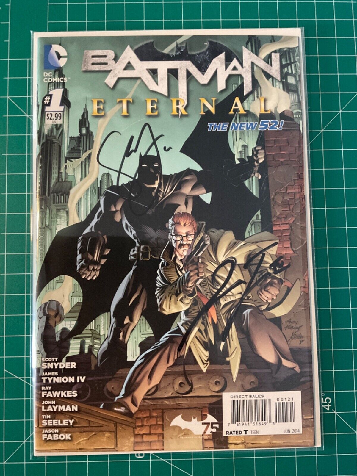 BATMAN ETERNAL #1 HTF NM 1:50 Variant Signed by Scott Snyder and James Tynion IV
