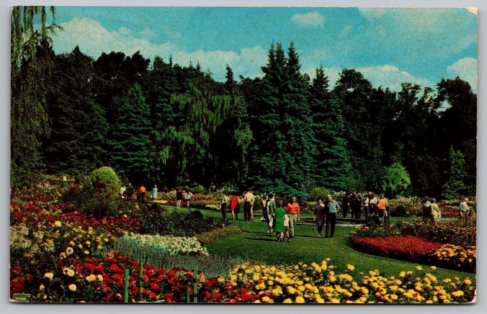 English Gardens Assiniboine Park Winnipeg Manitoba Vintage Unposted Postcard