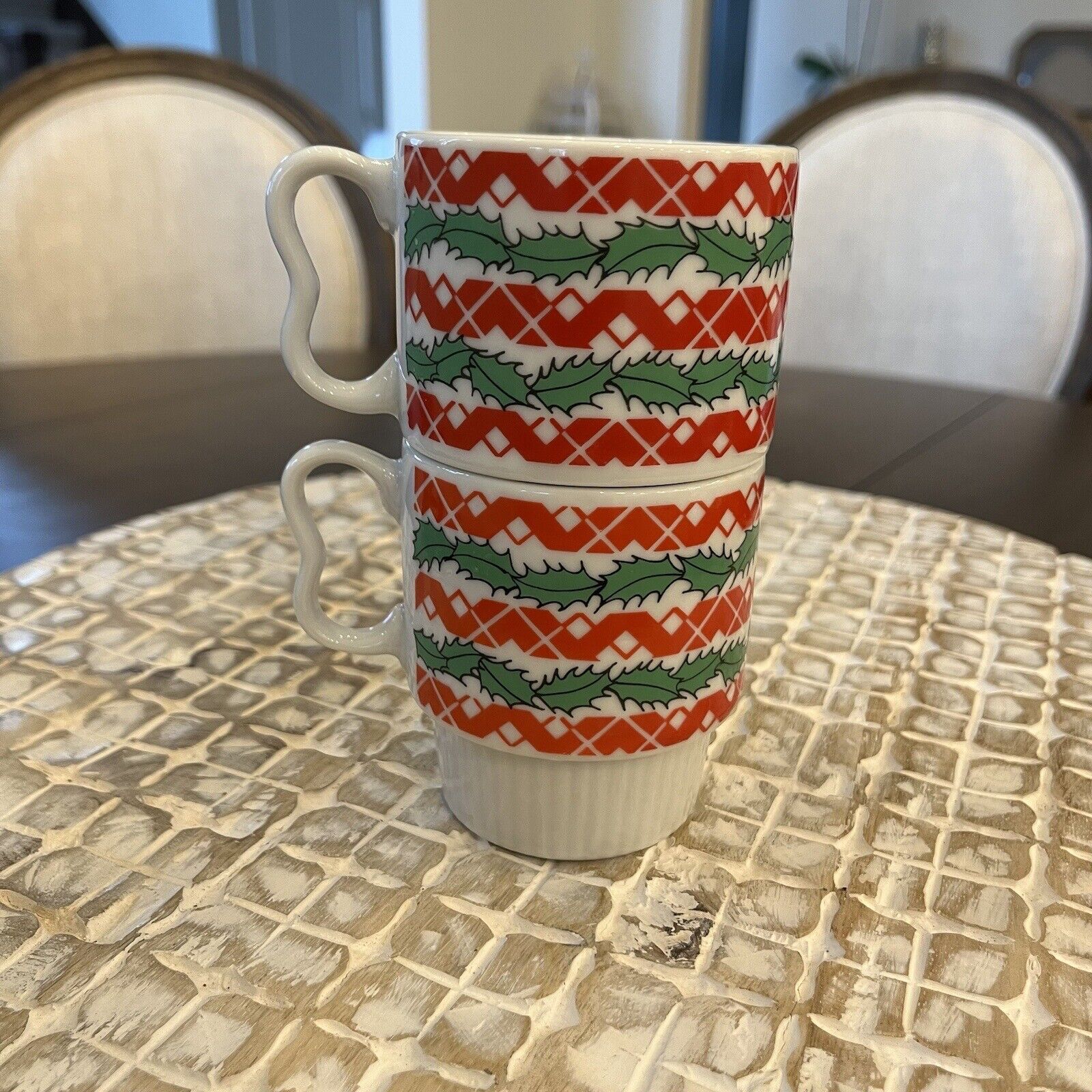 Vintage Christmas Set of 2 Stackable Cups Mugs Japan 8 oz white red green.