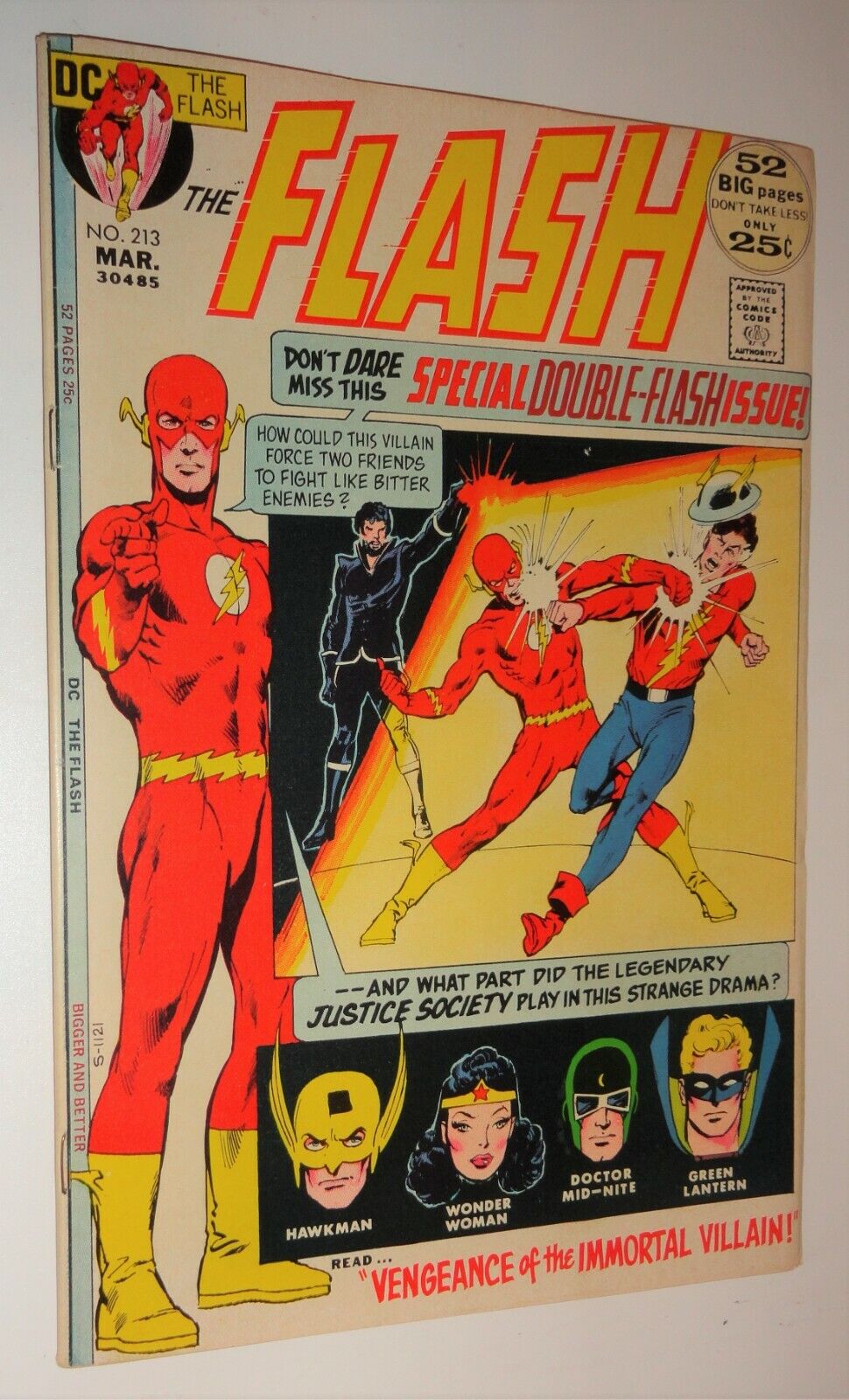 FLASH #213 52 PAGE GIANT GOLDEN AGE FLASH 9.0 1972