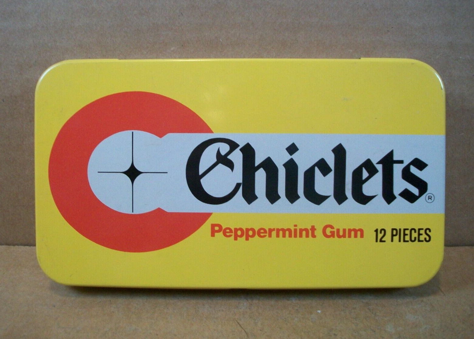 Vintage Chiclets Peppermint Gum ~ 12 Pieces Collector Tin ~ Hinged ~ Japan