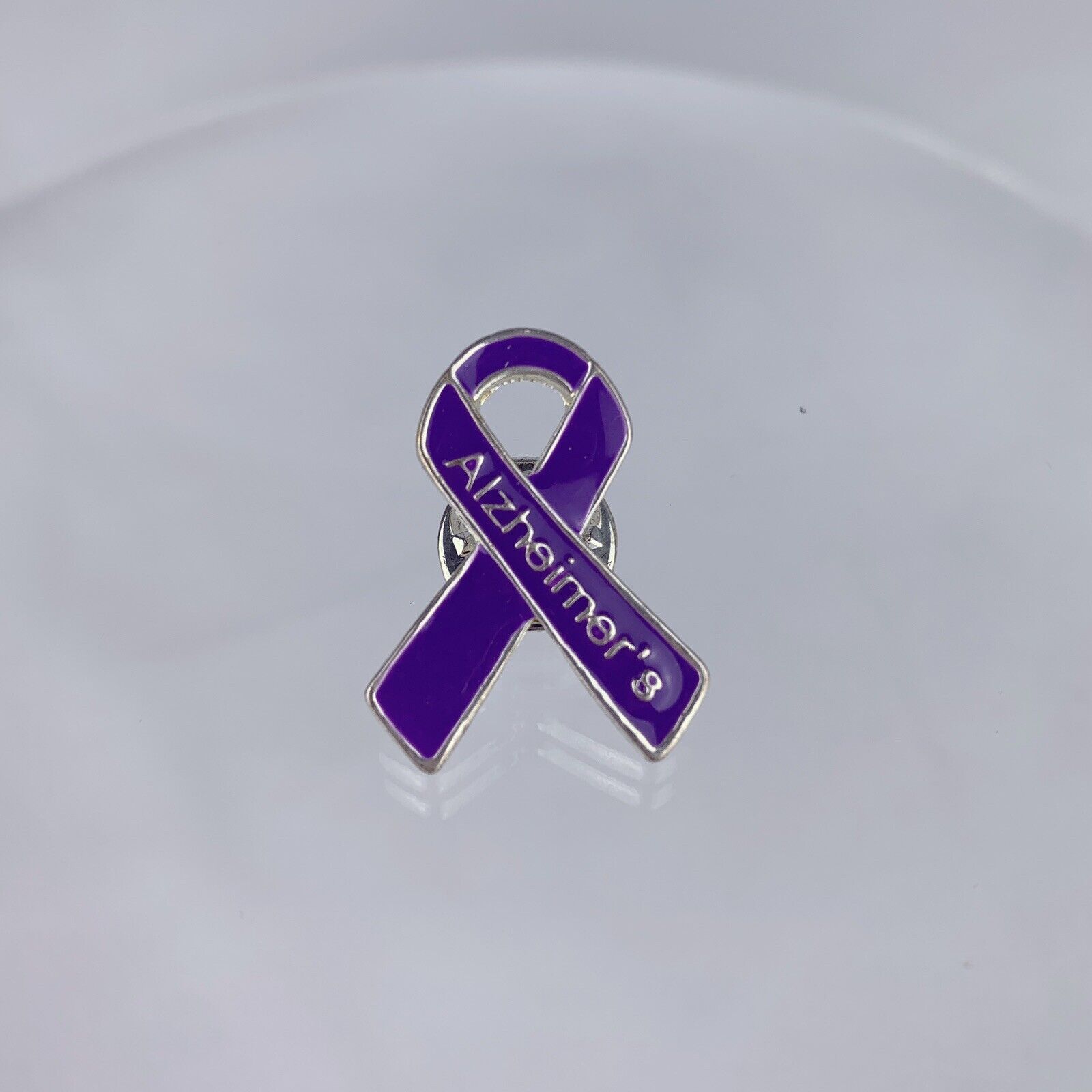 Alzheimers Awareness Enamel Lapel Pin Purple Ribbon Silver Tone J7
