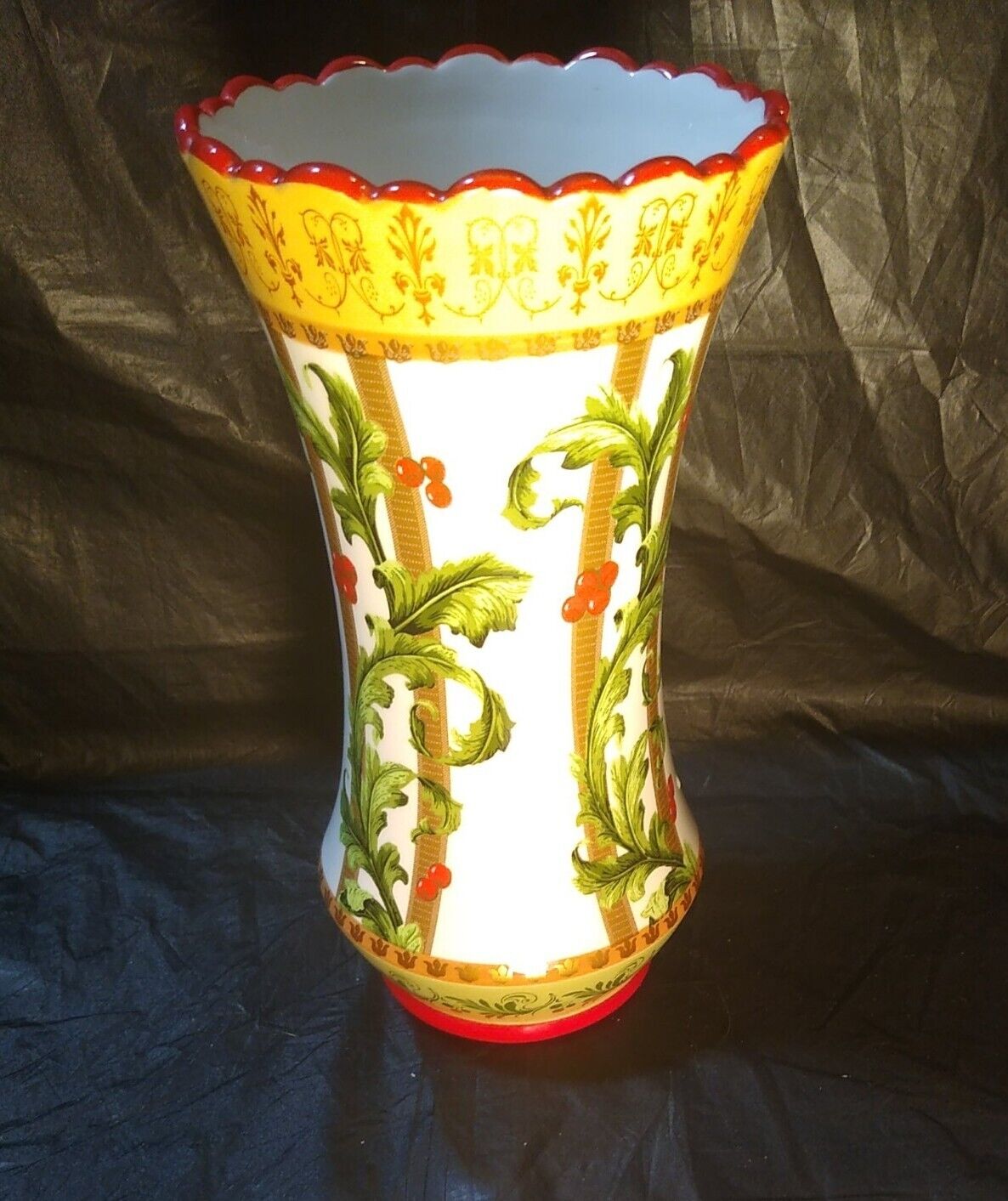 Laura Ashley FTD Christmas Vase