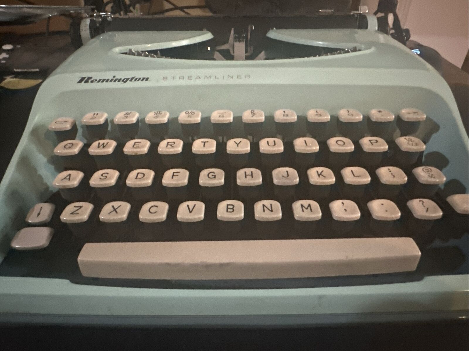 1961 Remington Streamliner Portable Manual Typewriter in Aqua Blue VERY CLEAN