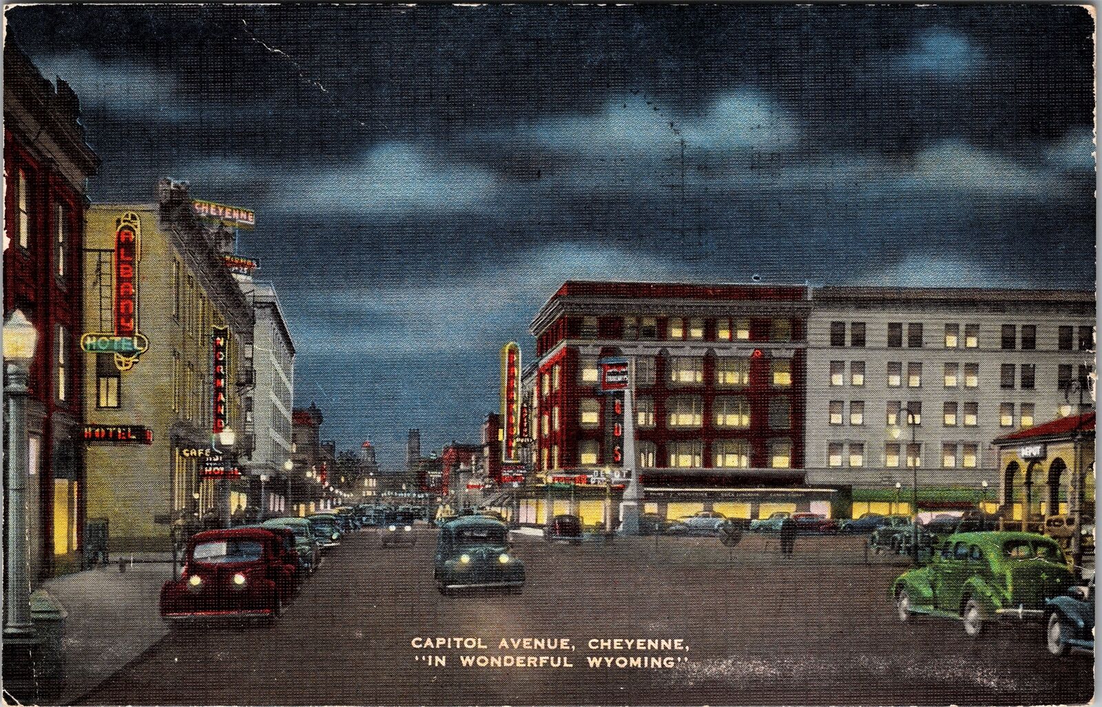 Cheyenne WY-Wyoming, Capitol Avenue, Bus Station, Autos, c1948 Vintage Postcard