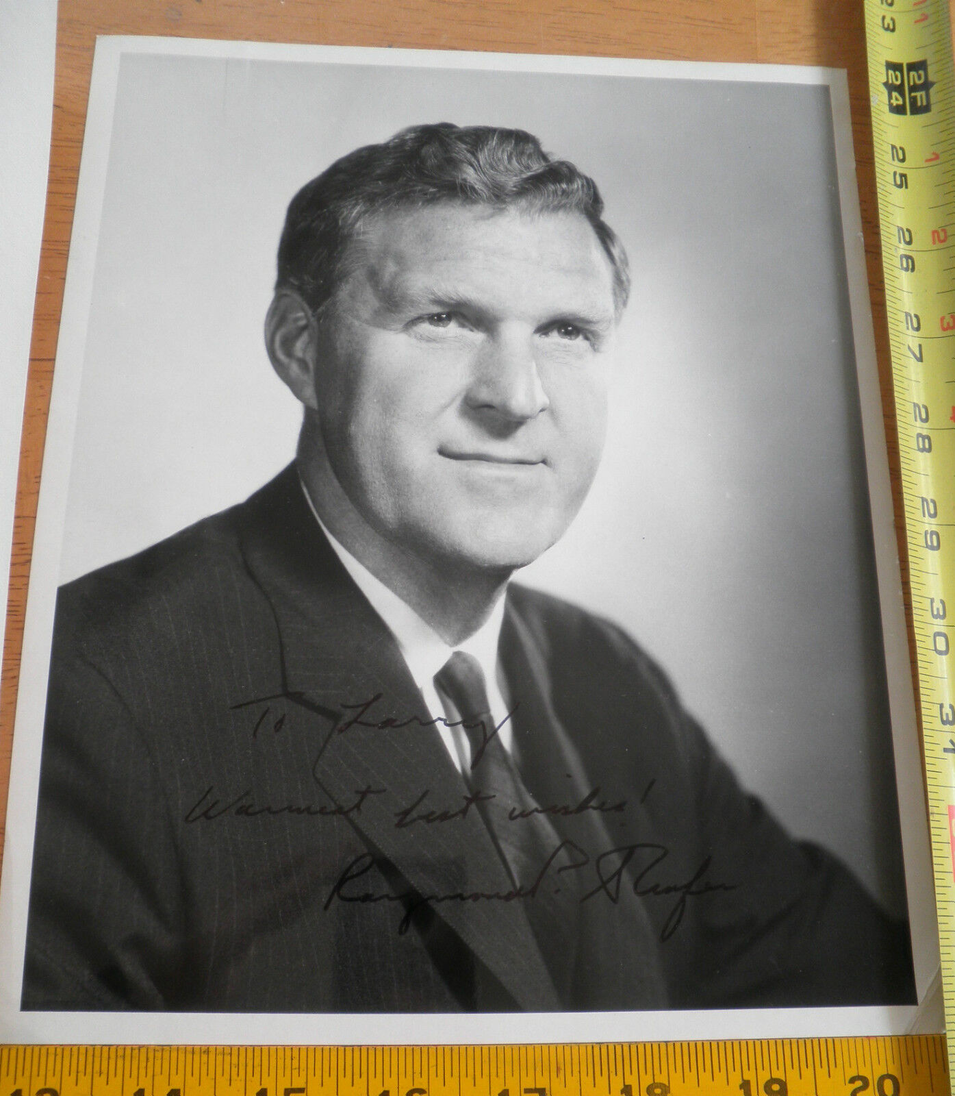 1968 Governor Raymond Shafer signed photo in original Pennsylvania envelope
