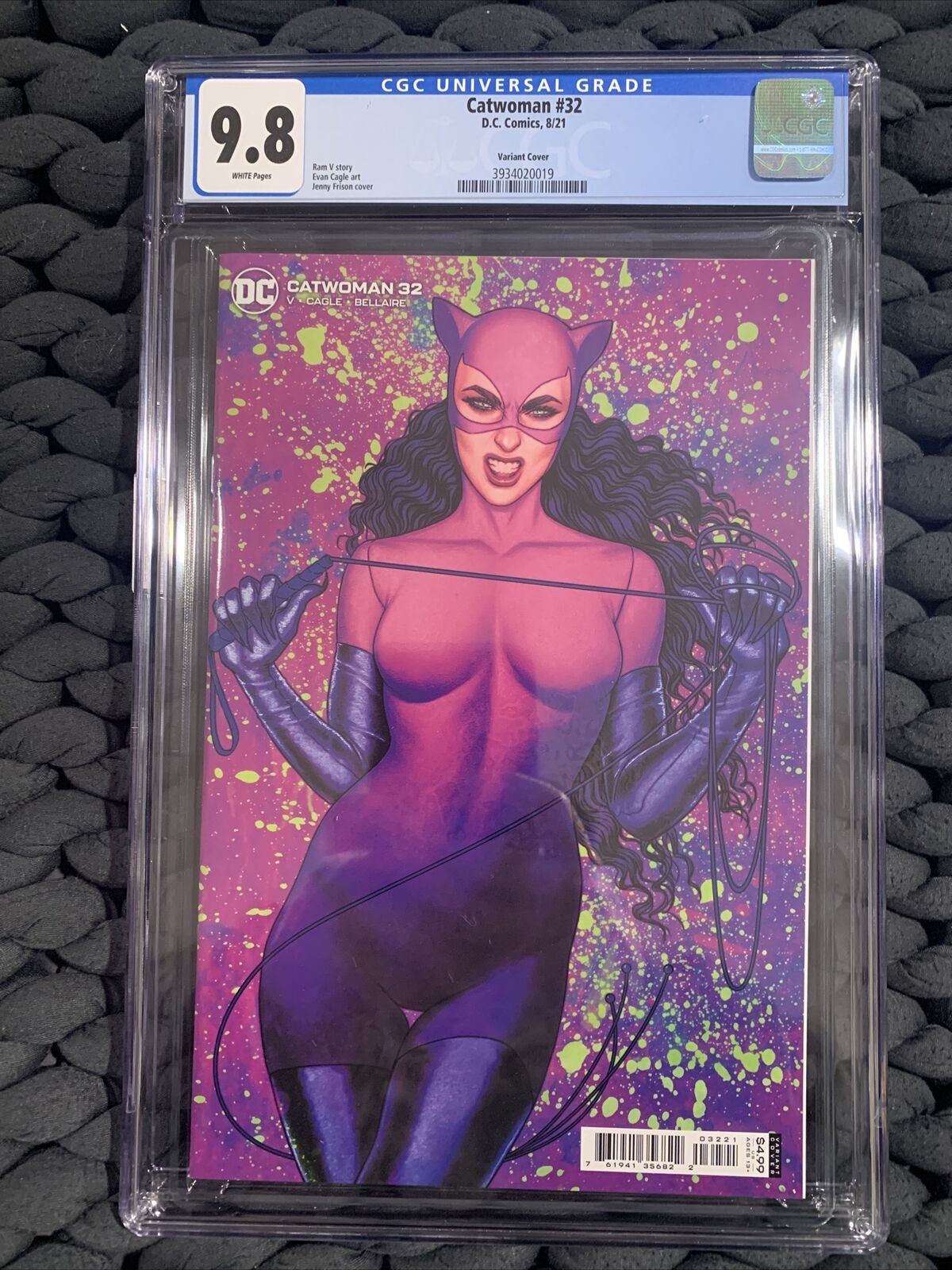 Catwoman #32 CGC 9.8 - Jenny Frison Card Stock Variant - 2021 DC Comics 8/21