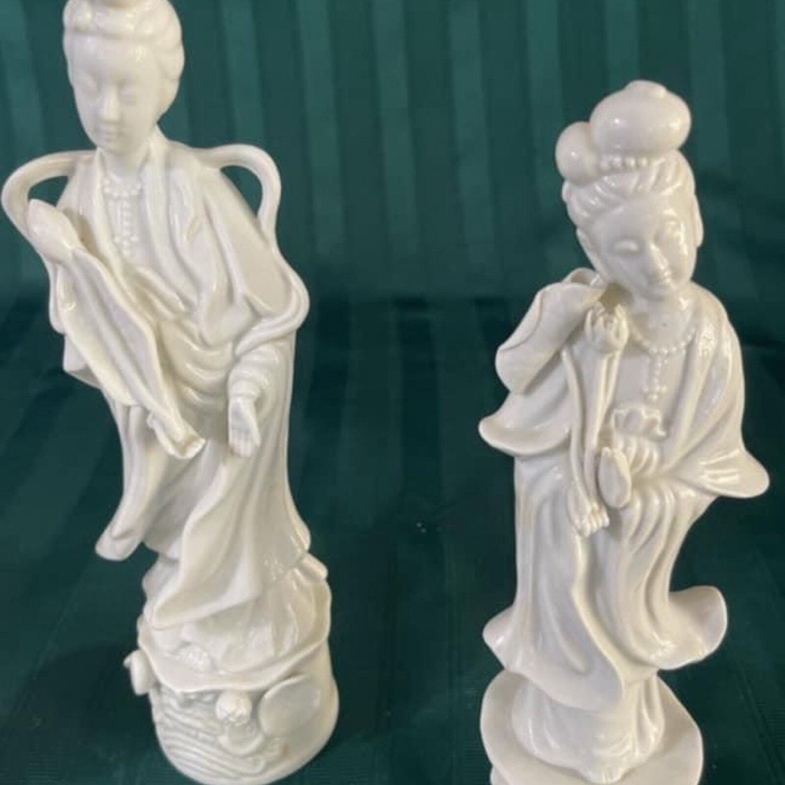 Chinese Blanc De Chine White Porcelain Kwan Yin Guan Yin Figurine