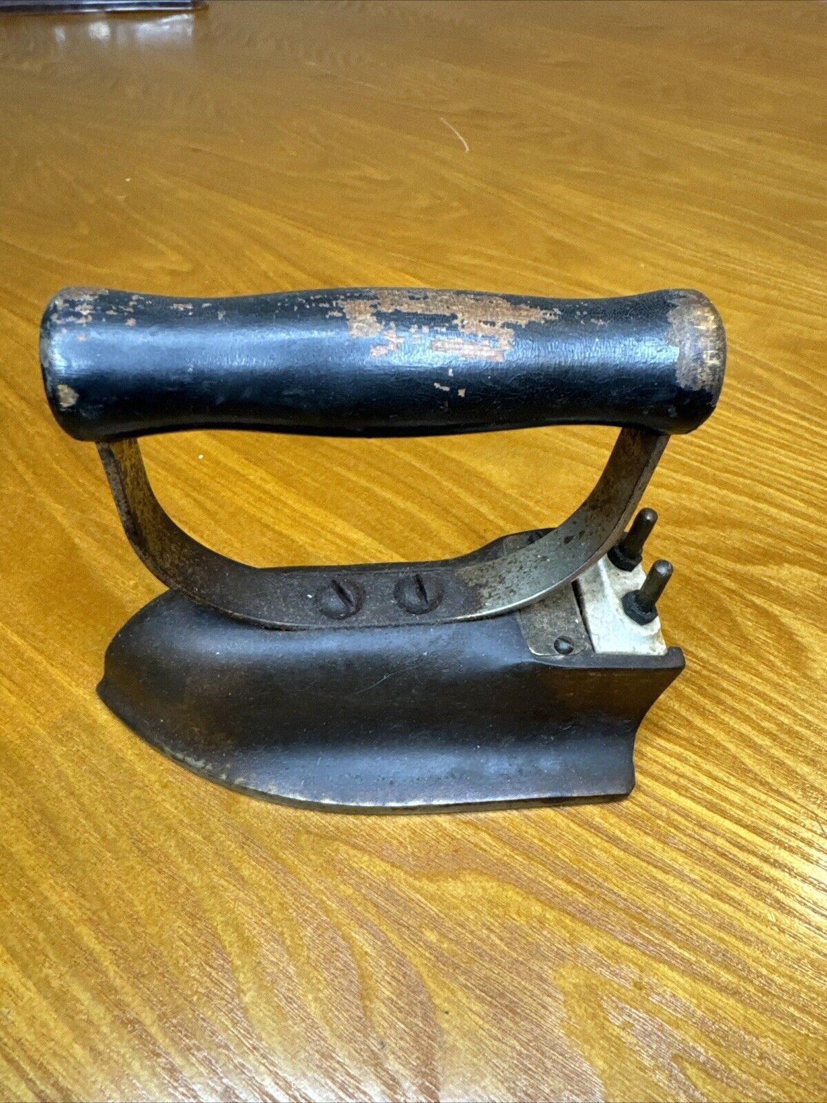 ANTIQUE HEAVY IRON W/WOOD HANDLE.  COLLECTABLE NICE PIECE.
