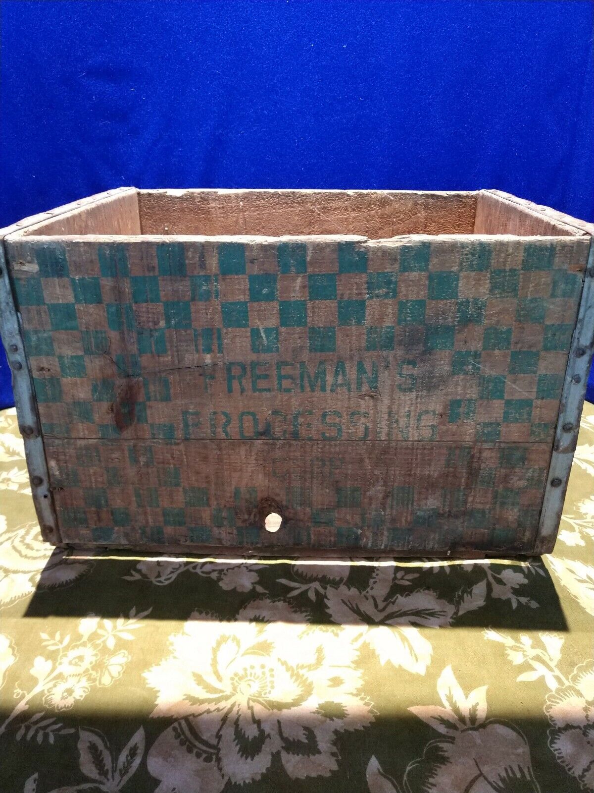 Freeman's Processing CORP. Rare VINTAGE WOODEN MILK BOX FROM BROOKLYN, NY,