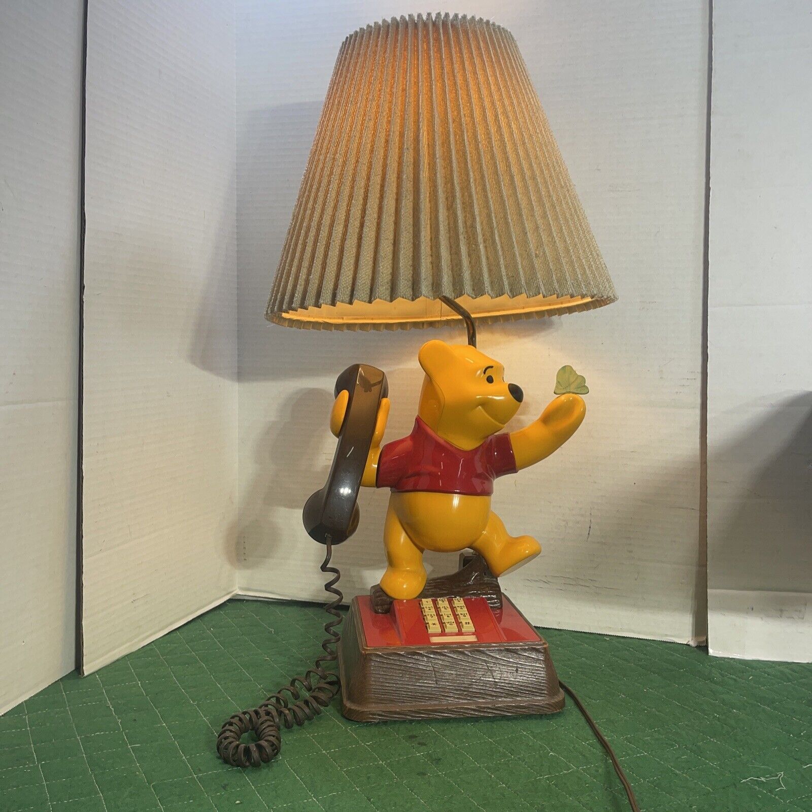 Adorable RaRe Vintage 1964 Disney Winnie the Pooh Lamp Phone With Shade 