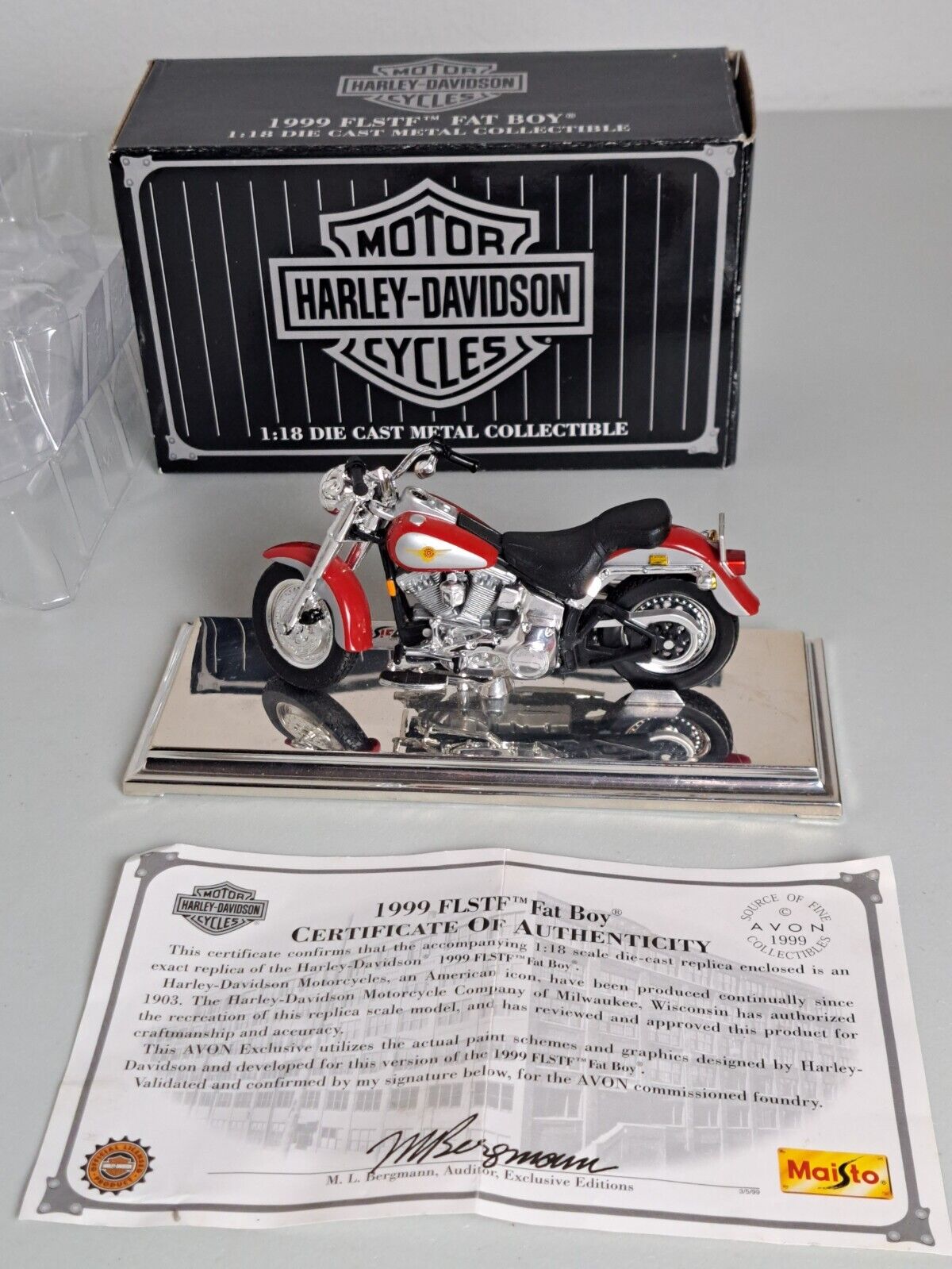 Maisto Harley Davidson 1999 FLSTF FAT BOY 1:18 Die Cast Rare Avon Collection