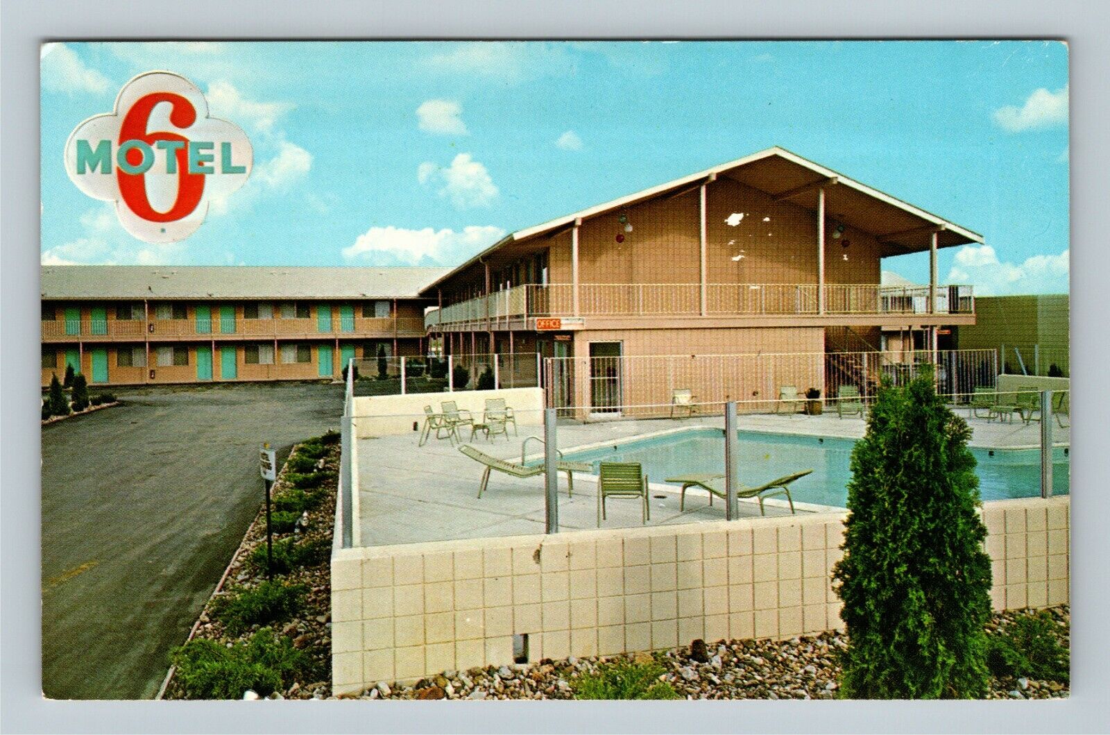 Davenport IA, Street View Motel 6 Swimming Pool Antique Vintage Iowa Postcard