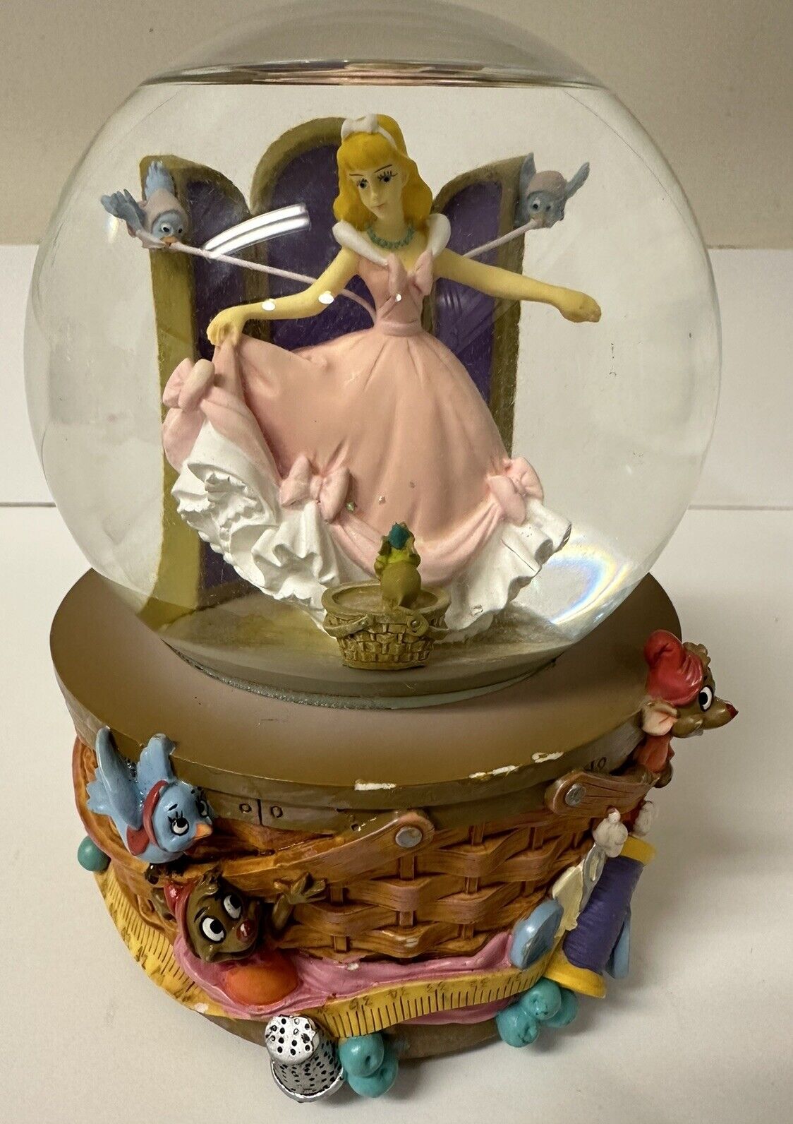 Disney Cinderella Snow Globe Music Box Enesco A Dream is a Wish Your Heart Makes