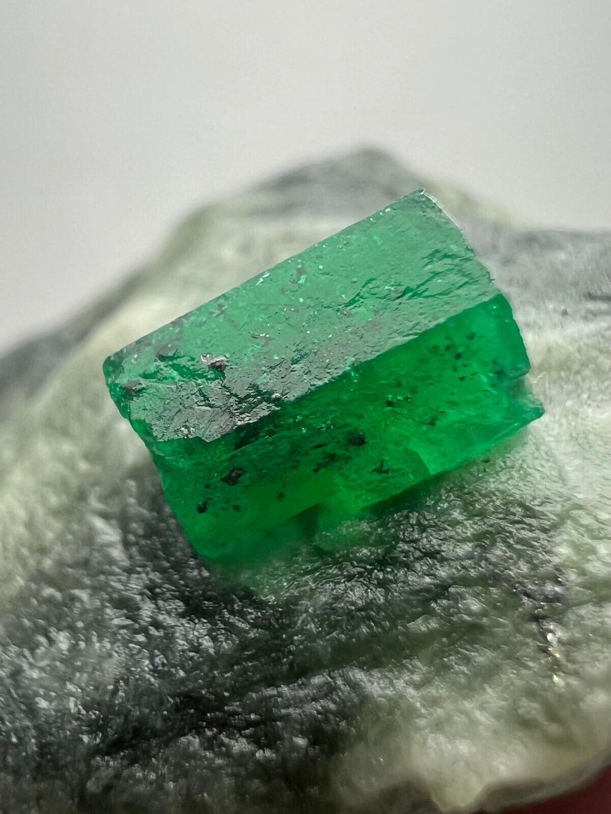 Stunning Top quality Swat Emerald crystal on matrix, 96 carats.