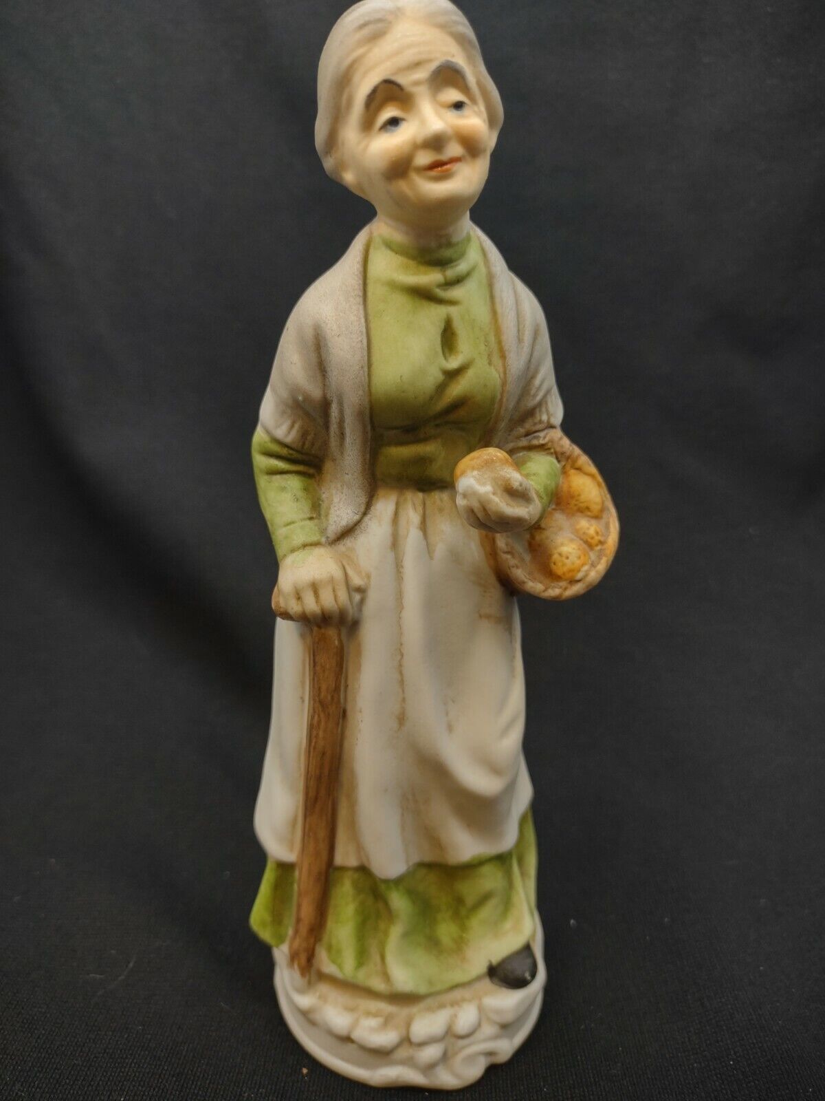 Vintage Old Farm Woman w/Basket of Fruit ~ WIW Taiwan~Ceramic Figurine/2.5\