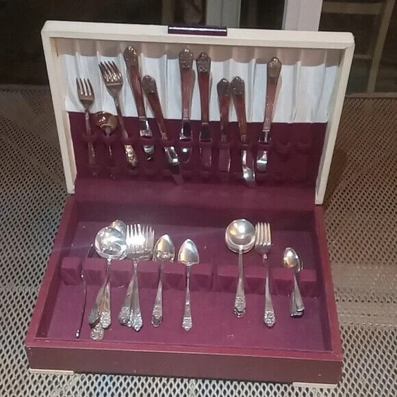 Vintage 1960's Silverware ROGERS Korea Stainless 44 pc with box
