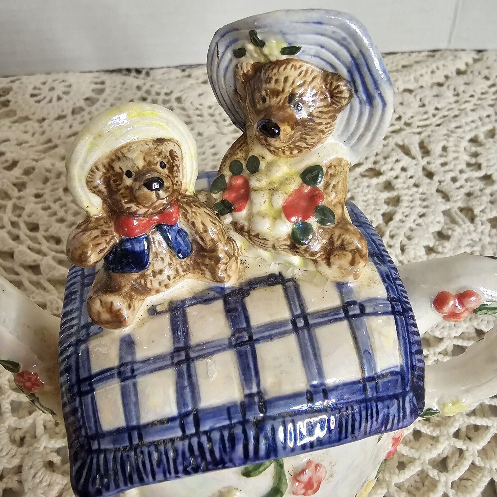 Vintage Teapot Teddy Bear Family Picnic Teapot EUC Cottage Decor 