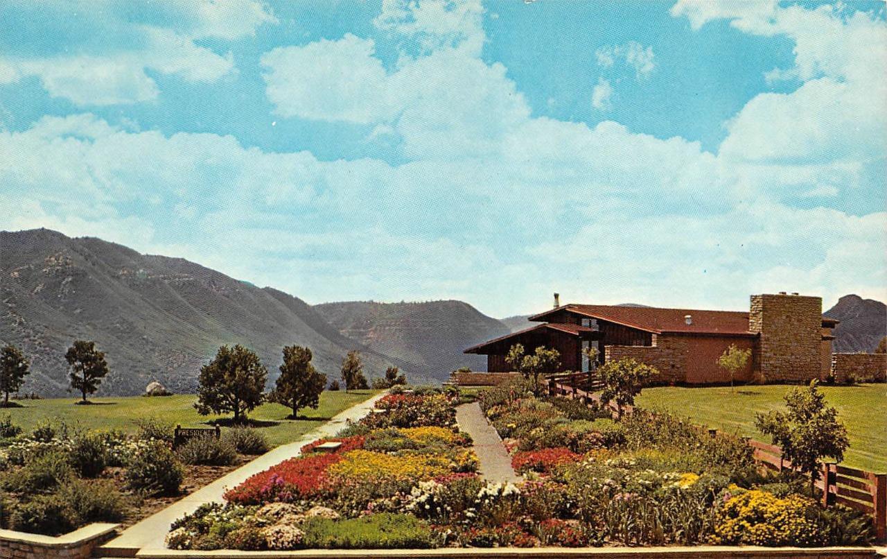 Durango, CO Colorado  FORT LEWIS COLLEGE President\'s Home  VINTAGE Postcard