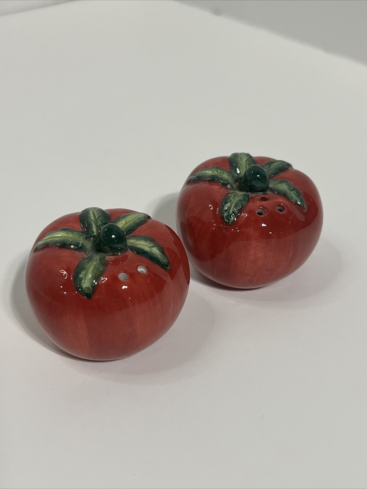 Vintage Fitz and Floyd Salt Pepper Shaker Red Tomato Small 2\