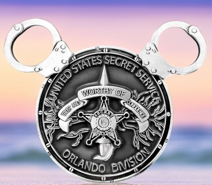 🔥Mickey Club House Challenge Coin Gray Secret Service Disney Minnie Ears