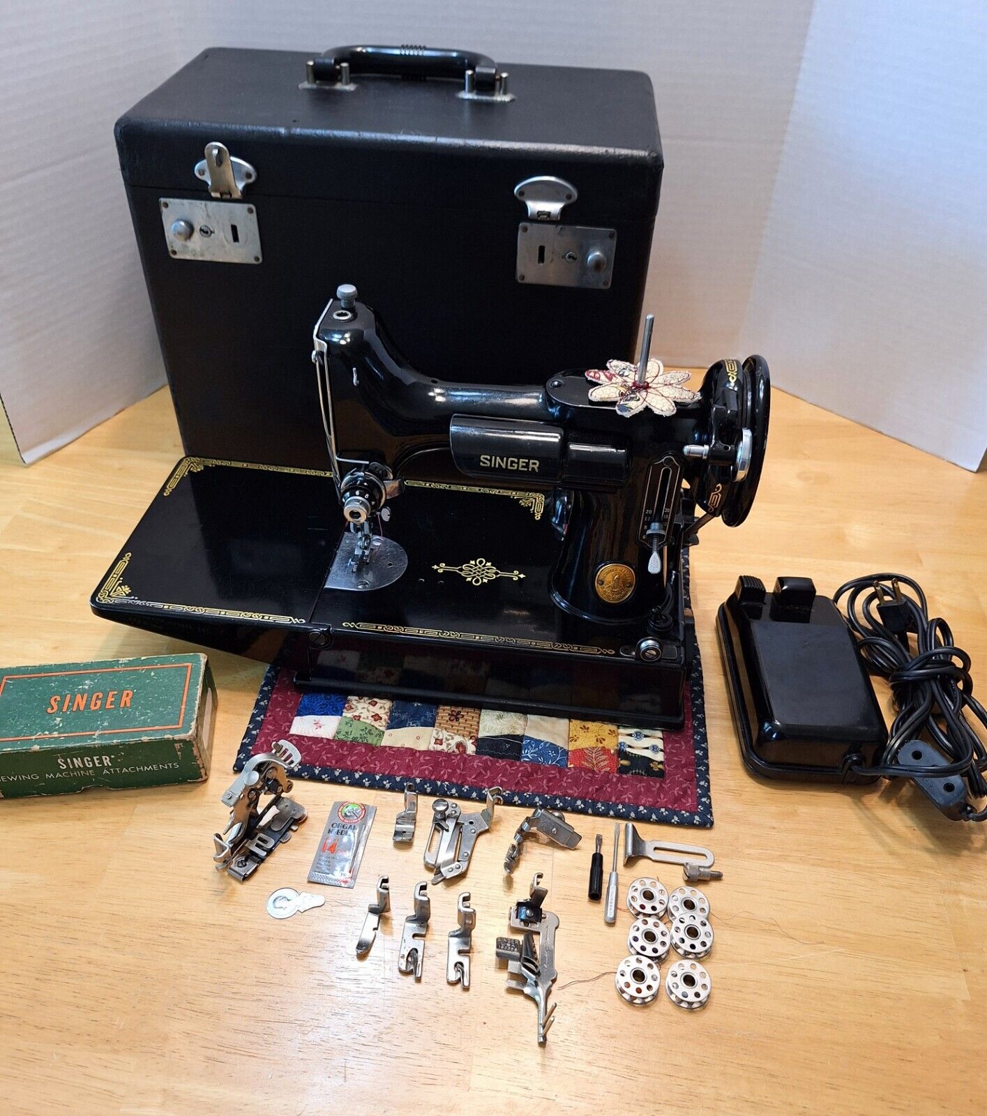 Nice 1950 Singer 221 Featherweight Sewing Machine Serviced 